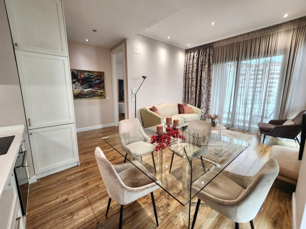 ME QERA: Apartament Luksoz 2+1+2WC | 110 m² | Park Gate – Rruga e Elbasanit / Ambasada Amerikane || 150,000 Leke/Muaj