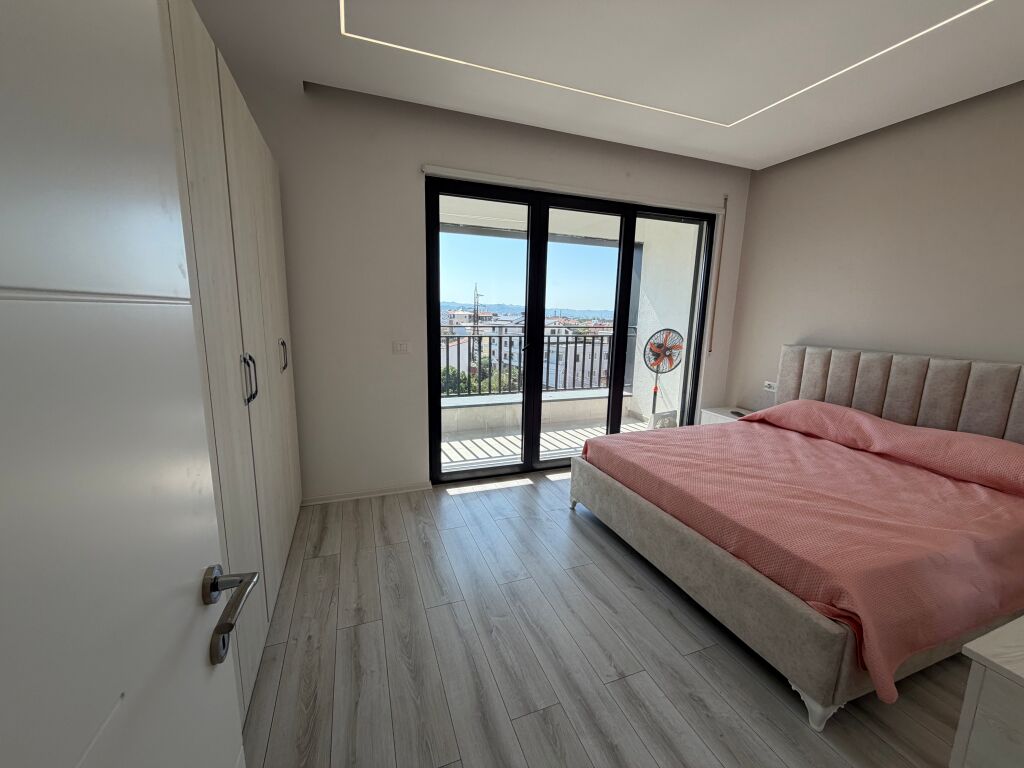 📣 SUPER RENT Apartment 1+1 with parking spot 📍 Jordan Misja Street, Near Ndregjoni Complex ✨   🏢 New Building  🪜 4th Floor  (With Elevator)  🛋️ Fully Furnished  ✅ Never Lived In Before   💶 Price 70,000 Leke/Month