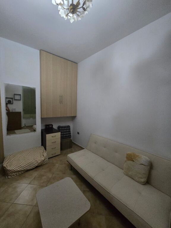 Affittasi 1+1 Complesso Derveni Misto Mame 30.000 lek