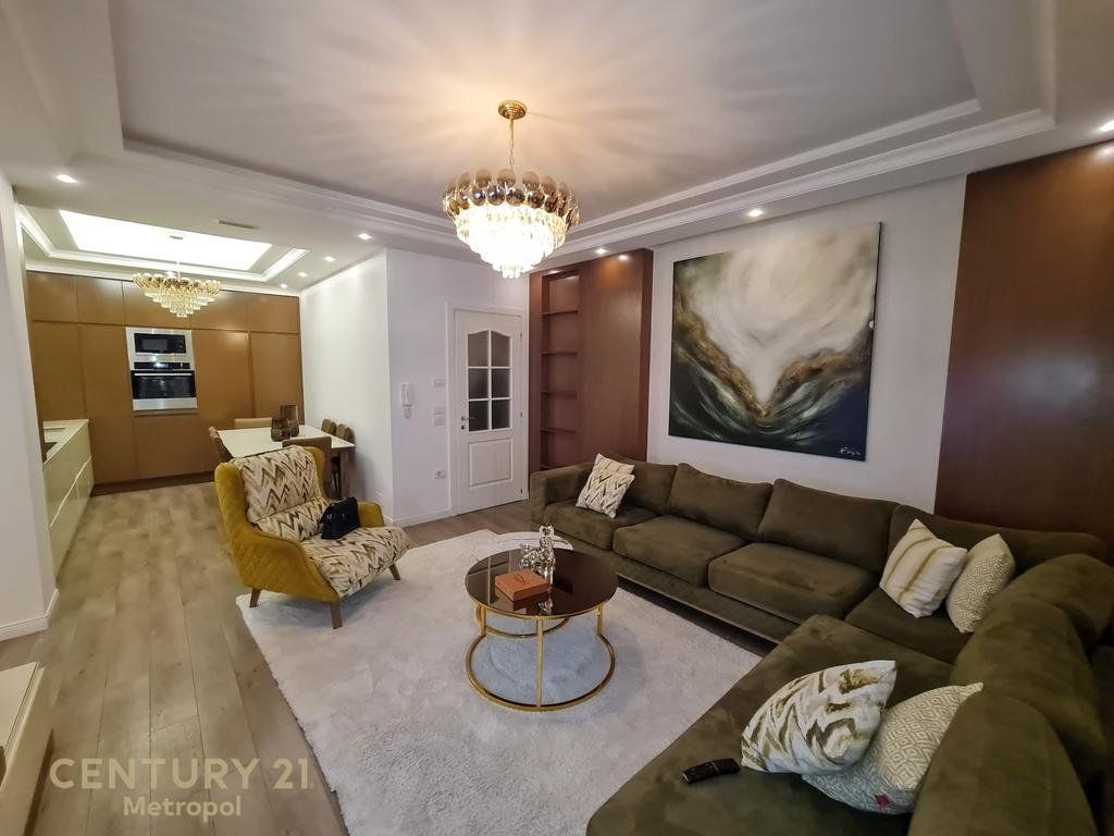 APARTAMENT 2+1+GARAZH PER SHITJE