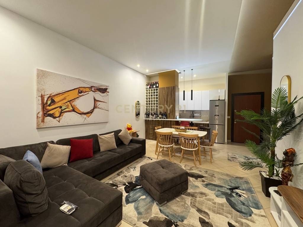 JAPIM ME QIRA APARTAMENT 1+1+ POST PARKIMI PRANE KODRES SE DIELLIT