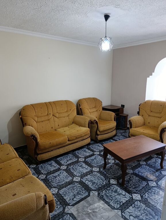 Affitto | Apartament 2 + 1 | Shkolla Bashkuar | 400 €/mese