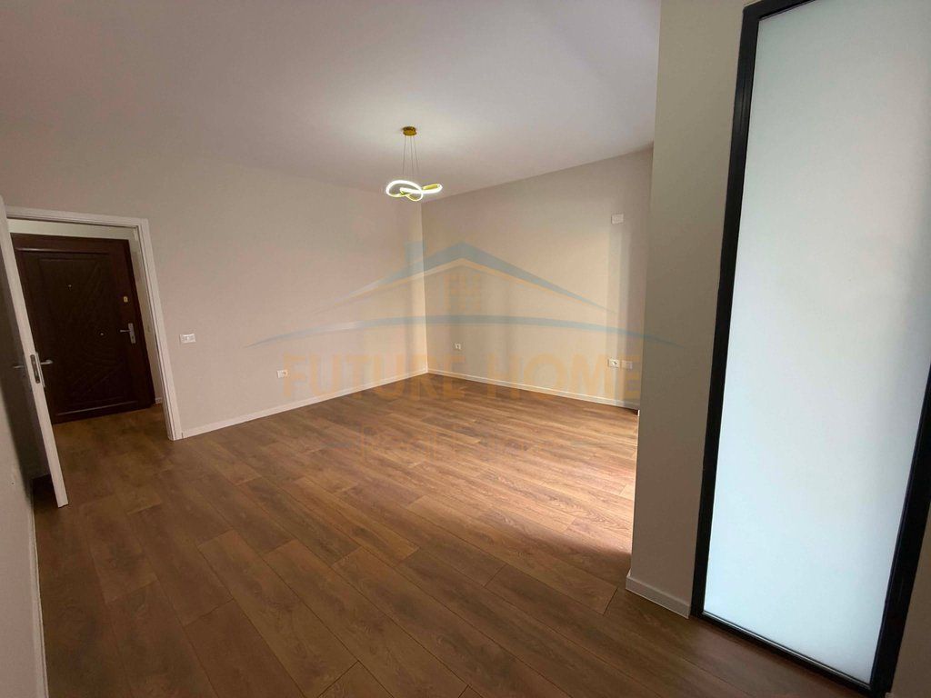 Shitet, Apartament 1+1, Unaza e Re . UNA72125