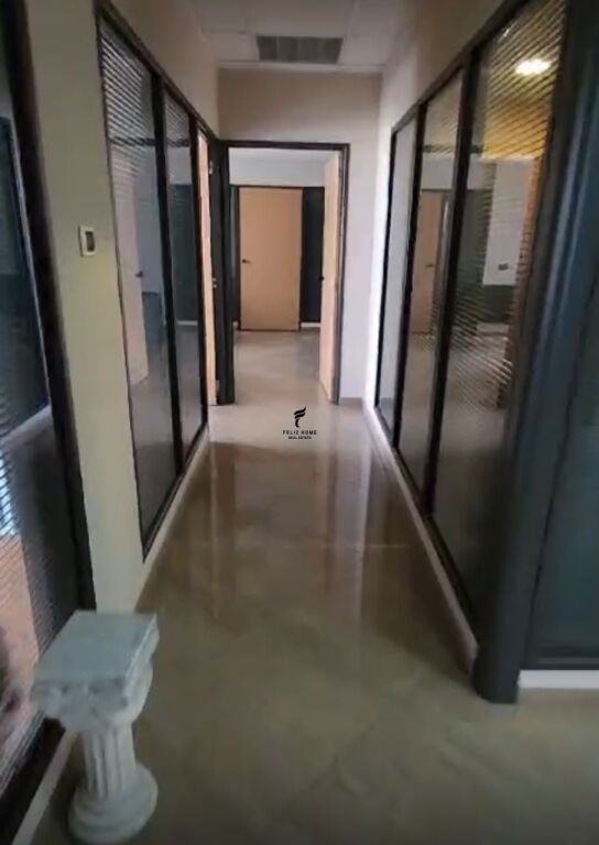 OFFICE FOR RENT 228 M2 CENTER 4,100 EURO FH-86352