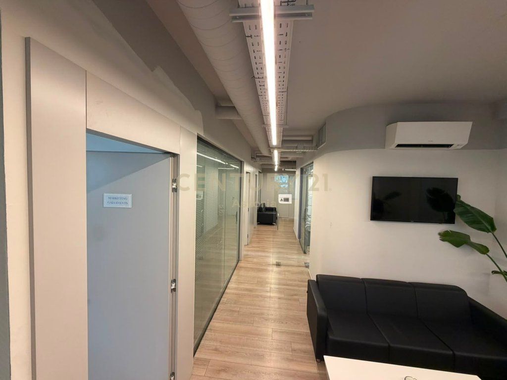 AMBIENTE ELITARIO IN VENDITA IN LION RESIDENCE – IDEALE PER UFFICI, RESIDENZA E INVESTIMENTO