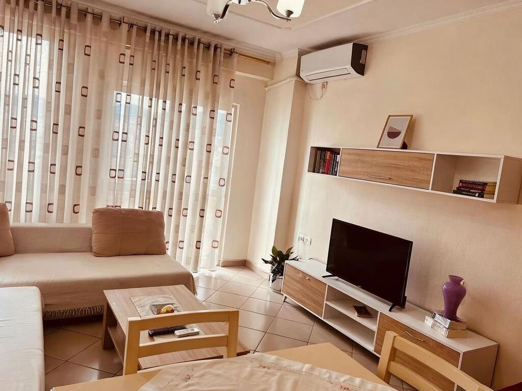 FUND GUSHTI! Apartament 2+1 me Qira - 21 Dhjetori, Poligoni