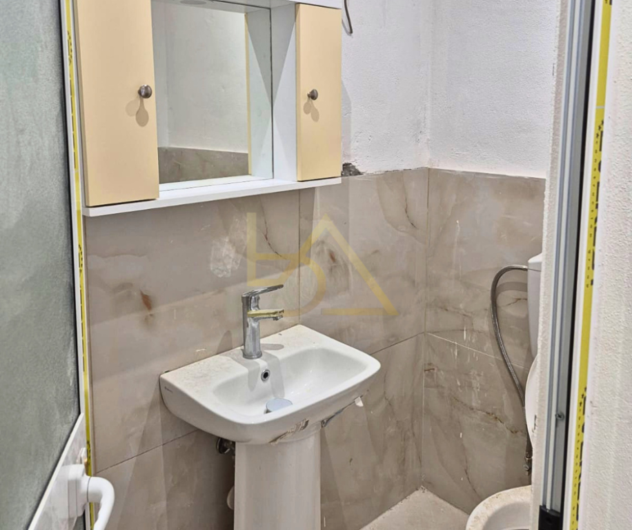 Spazio Duplex in Affitto – Via Jordan Misja, Tirana