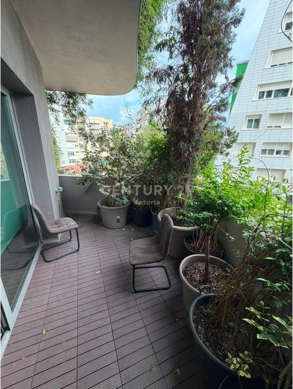 AMBIENTE ELITARIO IN VENDITA IN LION RESIDENCE – IDEALE PER UFFICI, RESIDENZA E INVESTIMENTO