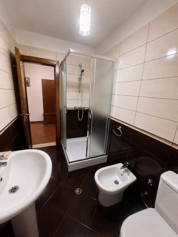 Qera | Apartament 2 + 1 | Shkolla e Bashkuar | 500 €/muaj