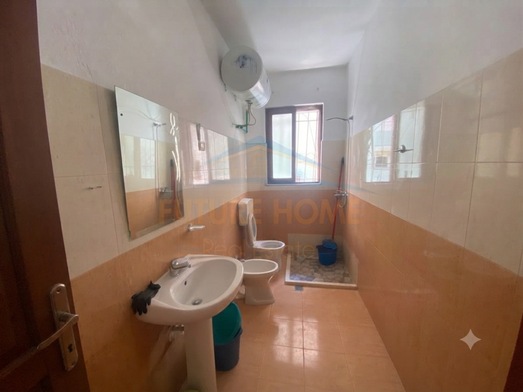 Affitto, Appartamento 1+1, Pazari i Ri, Tirana.
