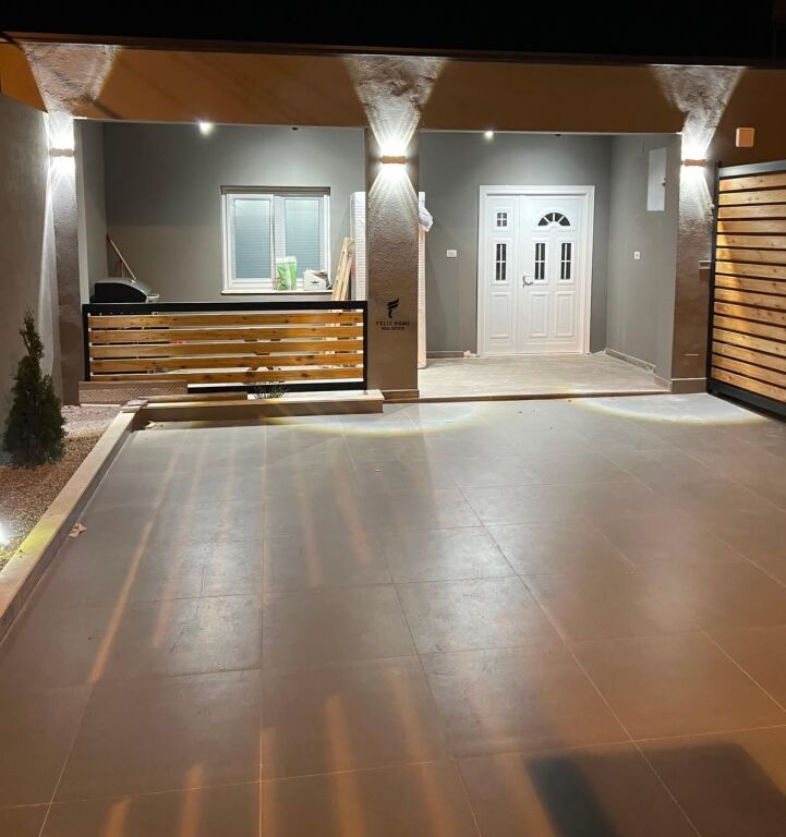 SHITET SHTEPI PRIVATE 1 KATESHE RRUGA DON BOSKO 175.000 EURO FH-86347