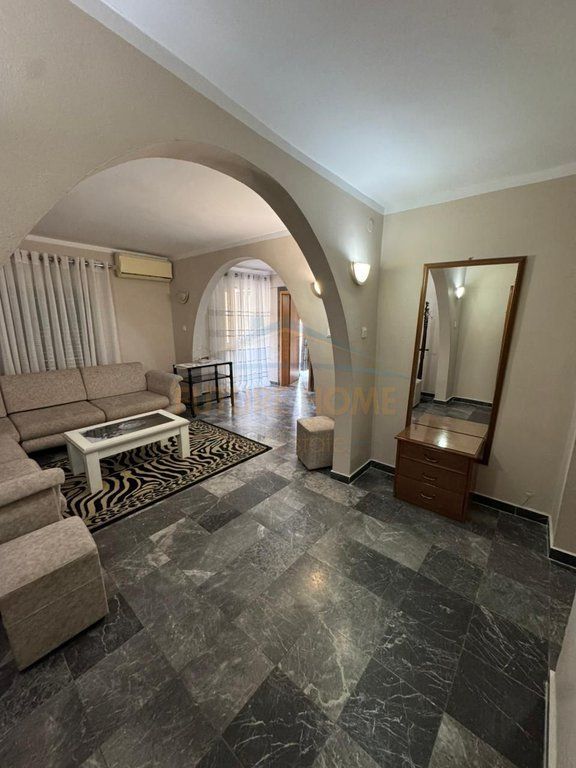 Qira, Apartament 2+1+2, Rruga Fortuzi, Tiranë