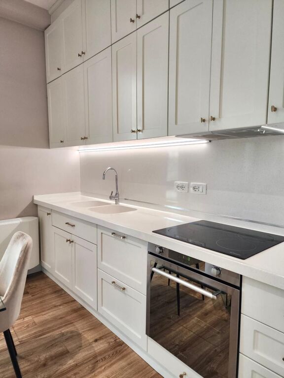 ME QERA: Apartament Luksoz 2+1+2WC | 110 m² | Park Gate – Rruga e Elbasanit / Ambasada Amerikane || 150,000 Leke/Muaj