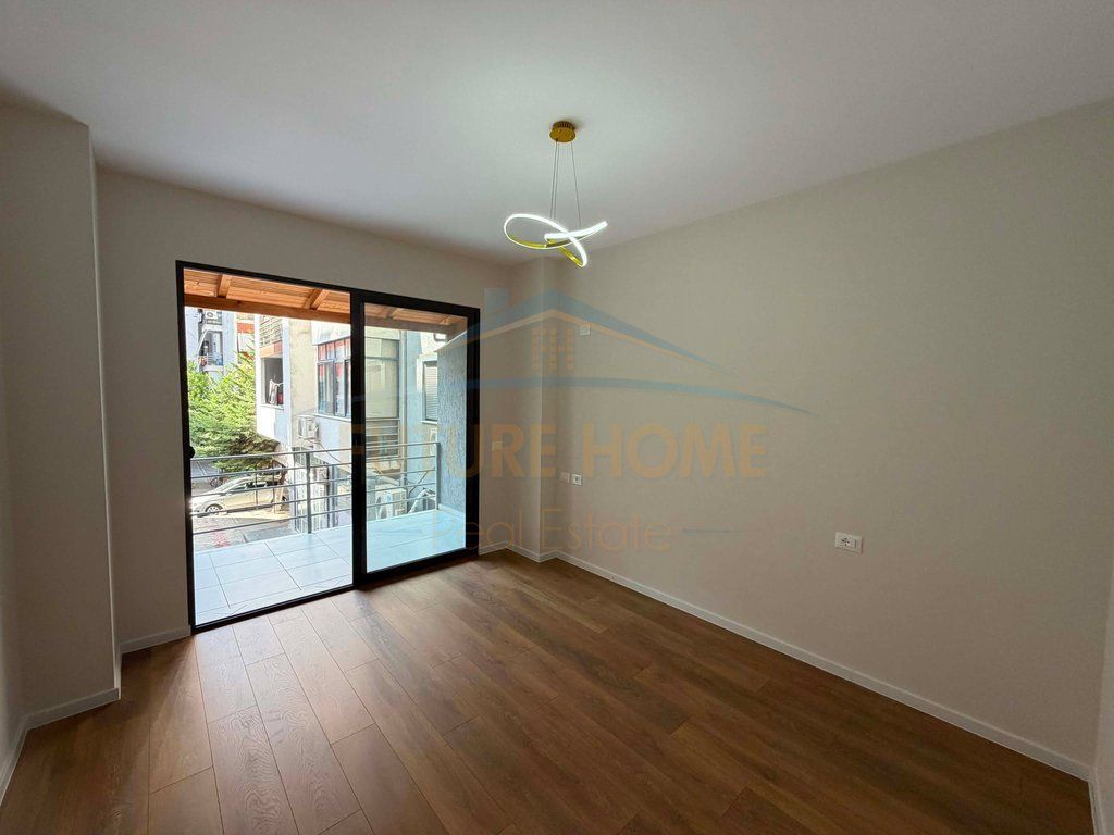 Shitet, Apartament 1+1, Unaza e Re . UNA72125