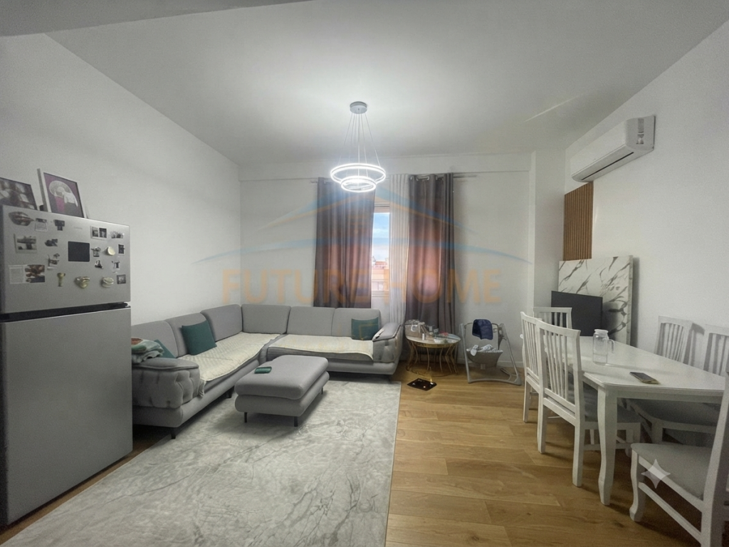 Shitet, Apartament 1+1,Shkolla Kuqe,Tirane