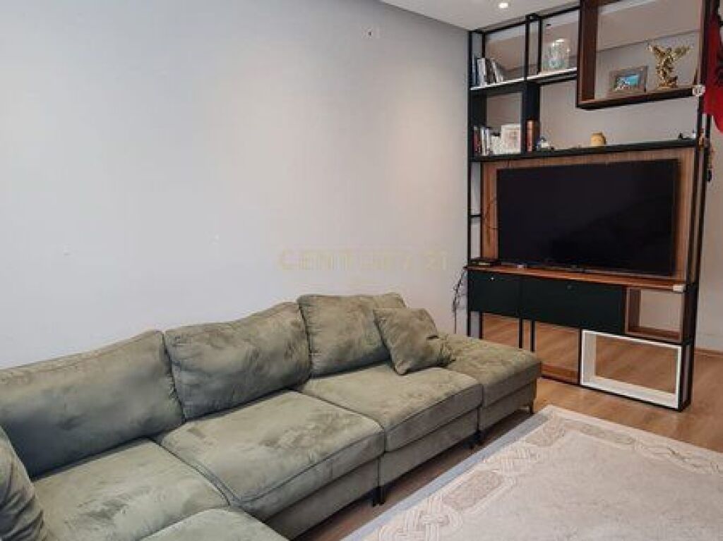 Shitet Apartament 2+1 – Rruga e Elbasanit, Tiranë