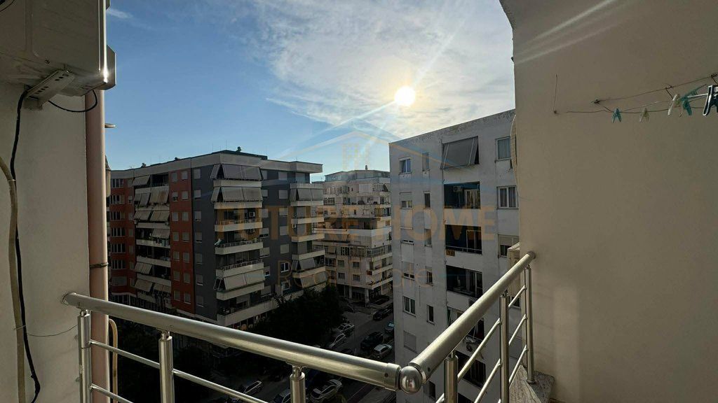 Shitet, Apartament 1+1, Unaza e Re . UNA72356