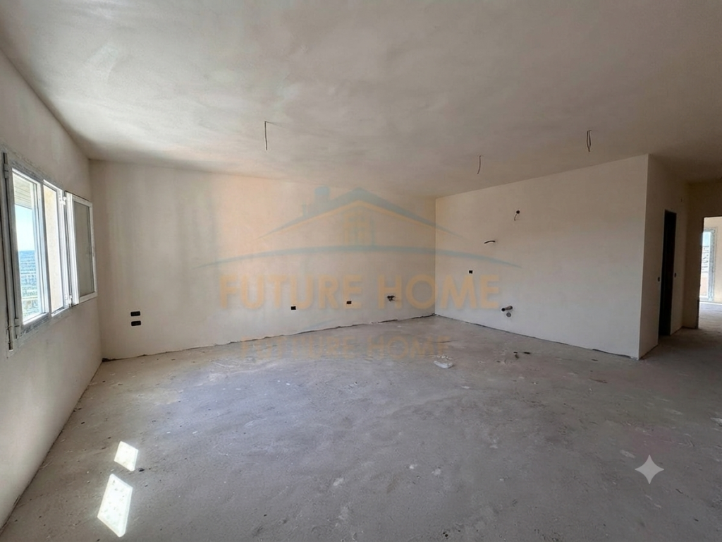 Shitet, Apartament 2+1+2 + Post Parkimi, Shkolla e Kuqe.