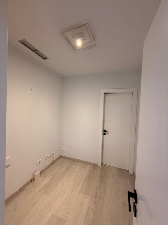 BLOCK BUSINESS PREMISES FOR RENT!