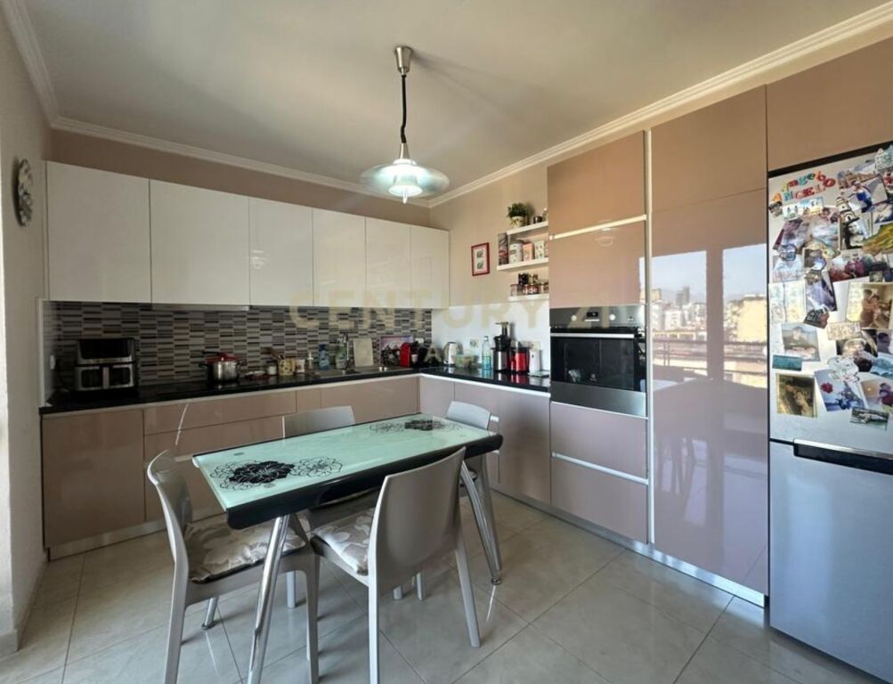 Apartament 2+1+2+Studio per Shitje