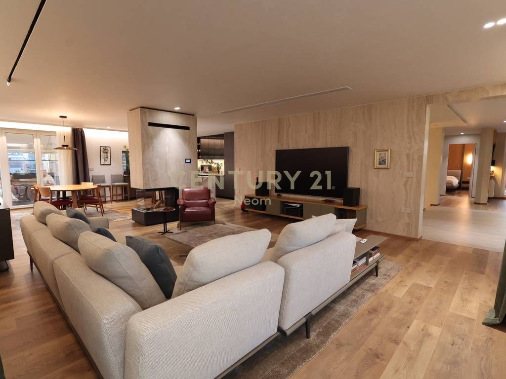 UNIQUE PENTHOUSE FOR SALE IN THE HEART OF THE FORMER BLOCK Exclusive Penthouse – A New Standard of Luxurious Living!