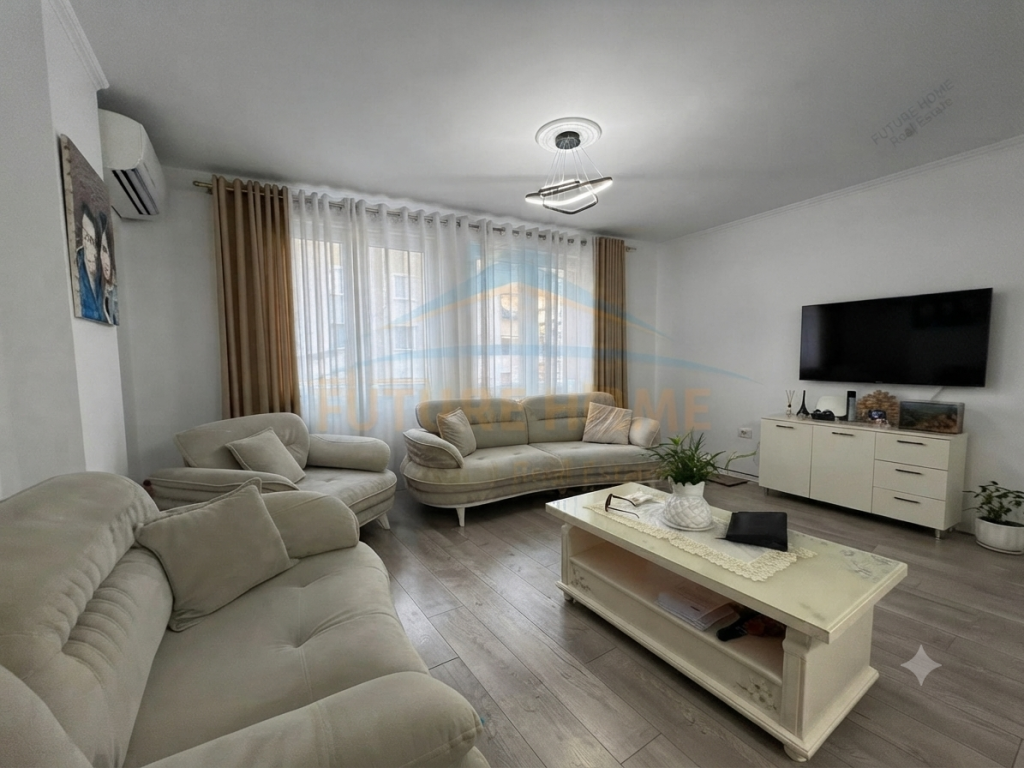 Shitet, Apartament 2+1, Pallatet Cabej, Misto Mame