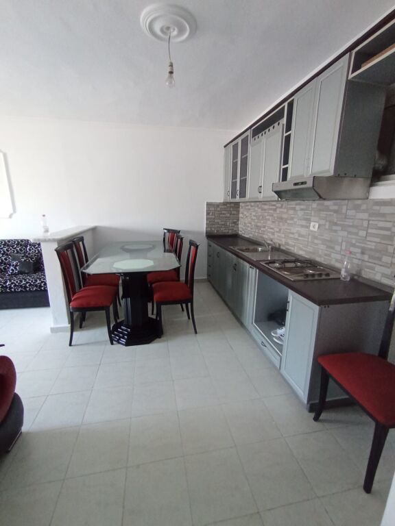 Shitet Apartament 1+1 ne Plazh