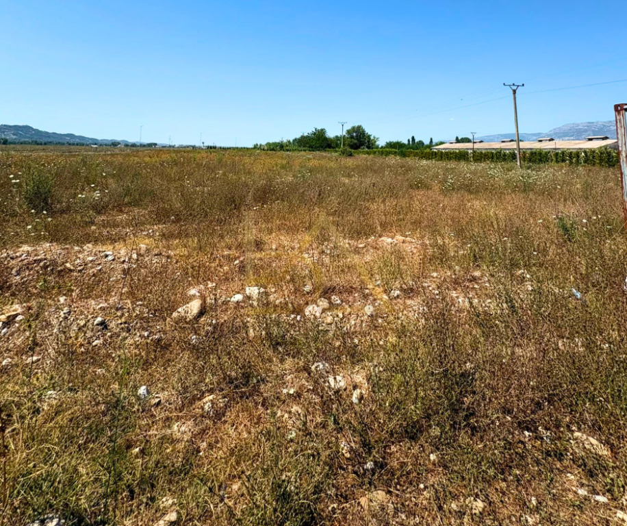 Tokë për Shitje – Valias, Pranë Aeroportit, Tiranë