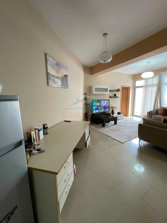 Affitto, Appartamento 2+1, Via Kavajës, Tirana.