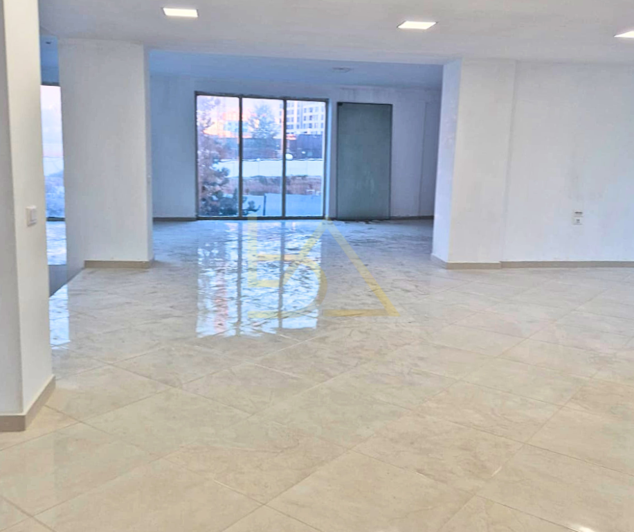 Spazio Duplex in Affitto – Via Jordan Misja, Tirana
