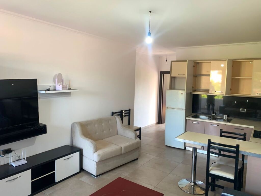 Qera | Apartament 1 + 1 | Laprakë | 350 €/Muaj