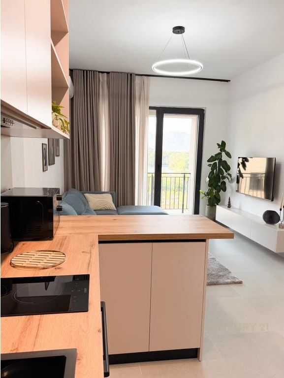 Apartament 1+1 Per Qira Tek Liqeni Thate!!