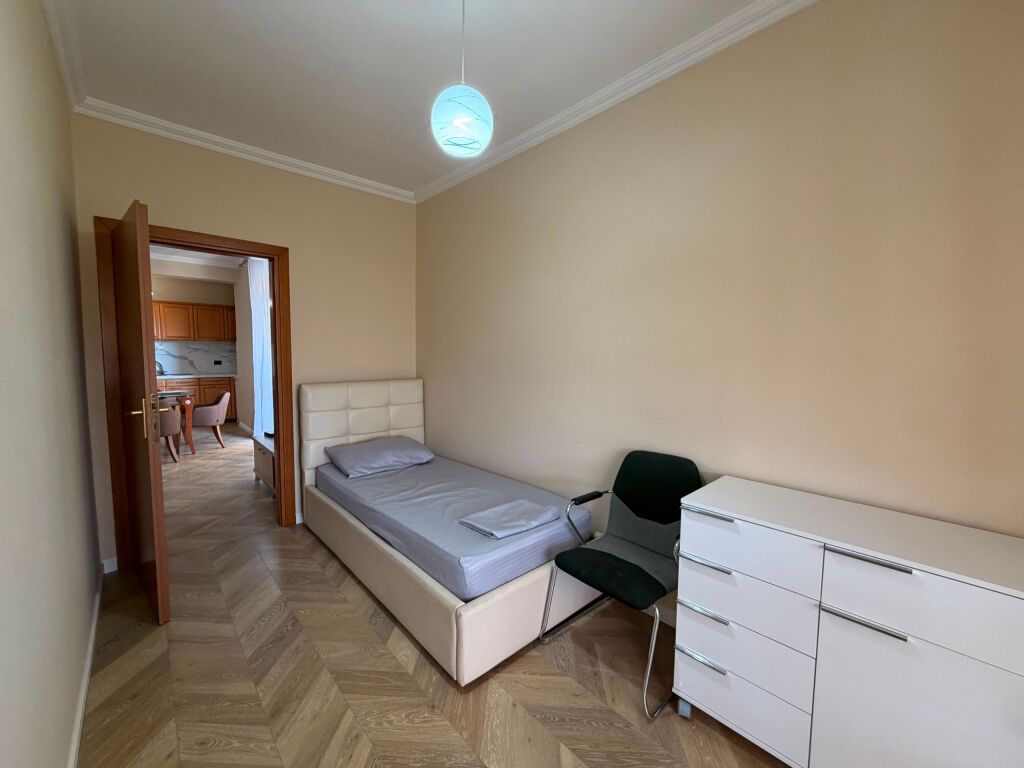 Qera | Apartament 4 + 1 | ISH Ekspozita | 1300 €/muaj