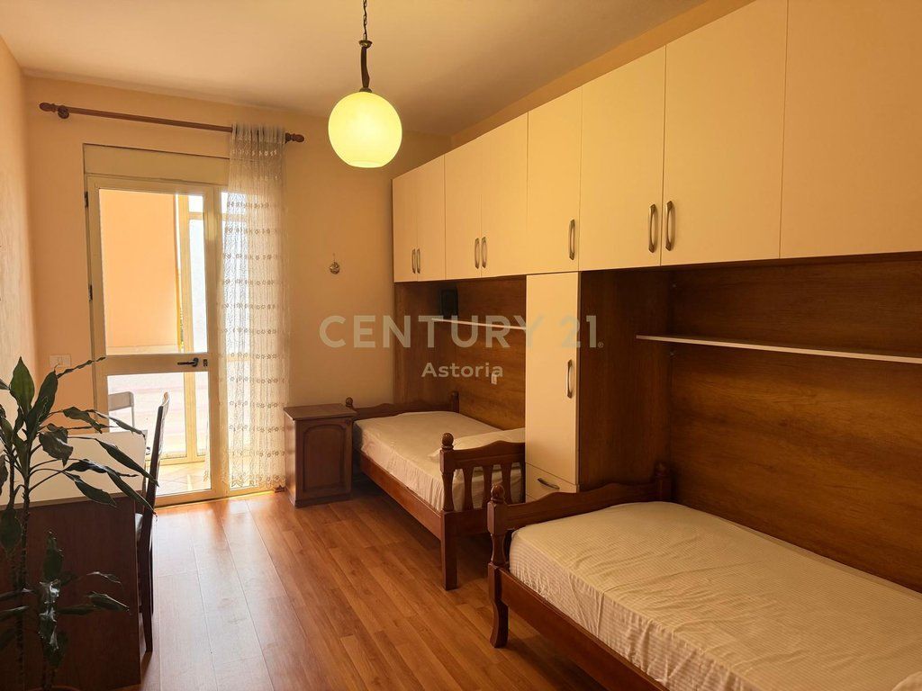 Apartment 2+1 for rent in Zogu i Zi