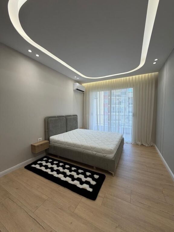 Appartamento 2+1 in vendita – Yzberisht 📍 Posizione: Yzberisht ✨ Dettagli: 📐 Superficie: lordo 114 m², netto 102.6 m² 🏢 6° piano, con ascensore 🛁 1 bagno 🌿 2 balconi 📄 Con certificato di proprietà (Catasto) 💰 Prezzo: 17.100.000 Lek