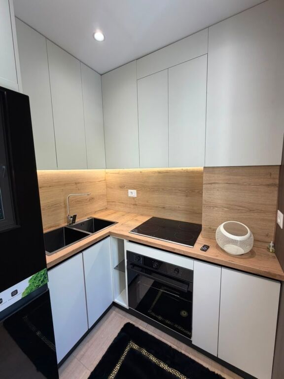 Shitet apartament 1+1 prane Liqenit te Tiranes