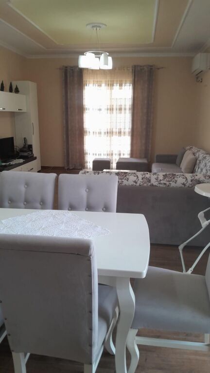 APPARTAMENTO 2+1. 60000 LEKE. VICINO ALLA SCUOLA MREKULLIA. COLLINA DEL PRETE