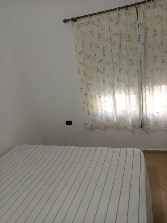 APARTAMENT 1+1. 30000 LEKE.ZOGU I ZI
