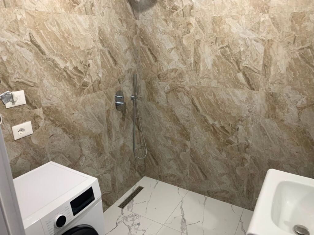 Qera | Apartament 2 + 1 | Laprakë | 450 €/Muaj
