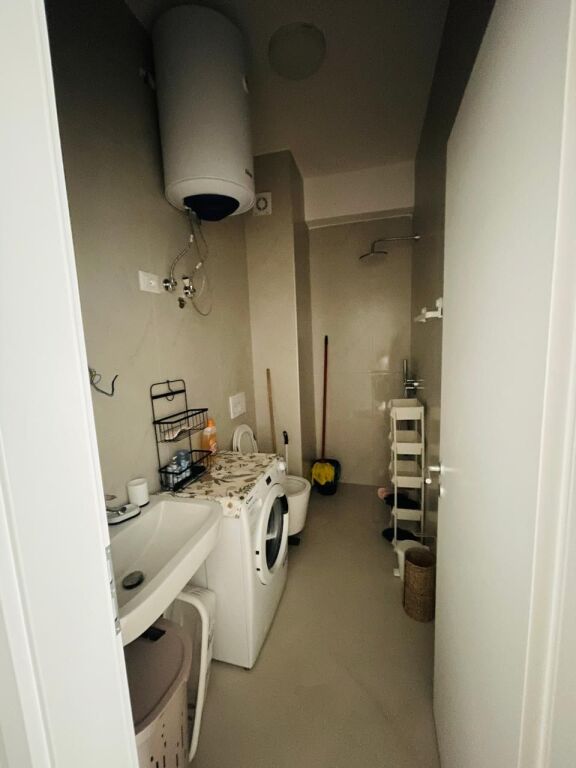 Jepet me qera apartament 1+1 ne Ali Dem, 38 000 lekë