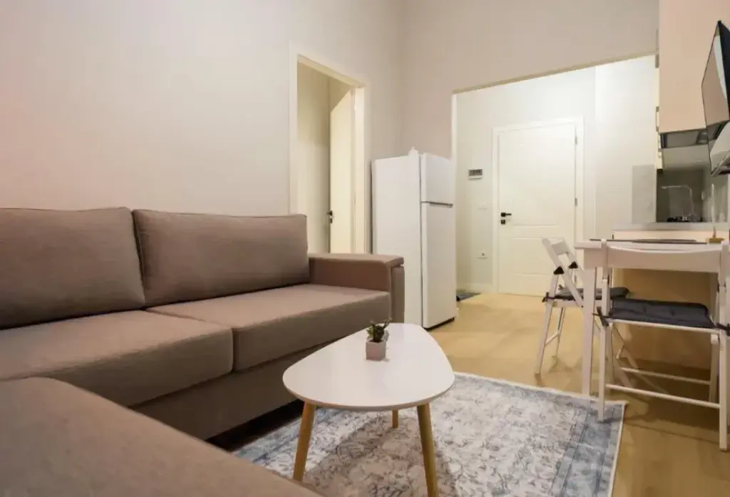 Jepet apartament 1+1 me qera prane Zogut te Zi, rr muhamed gjollesha