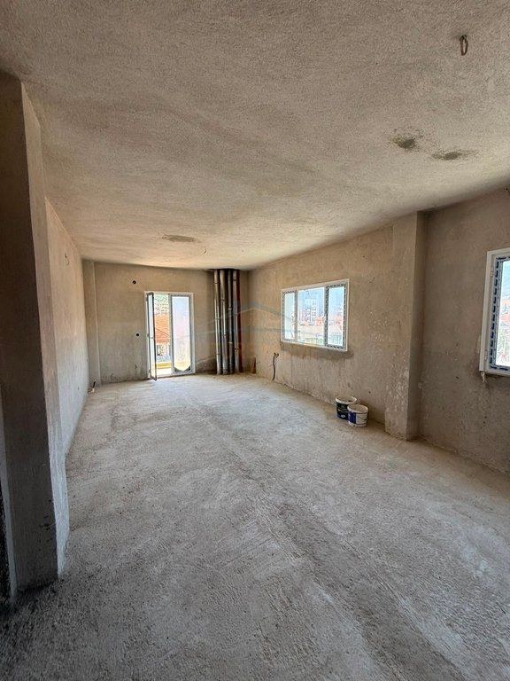Apartament 107 m² për shitje në Pogradec – Pranë Liqenit të Ohrit