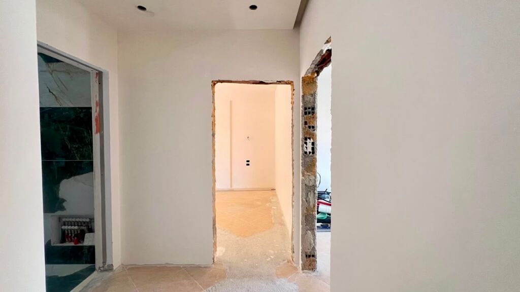 🏠SHITET 3+1+2wc + Kuzhine e Vecuar 📍Selite - Prane Universitetit Marlin Barleti 210,000€ - Orientim JUG🌞 - Kati 3 - SP.127m² - E Rinovuar