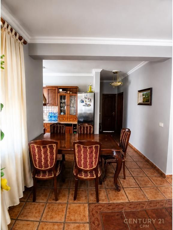 Appartamento 3+1 in vendita vicino al Centro di Tirana