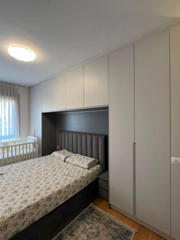 Jepet me qira apartament 2+1+2 +post parkimi tek 5 Maji