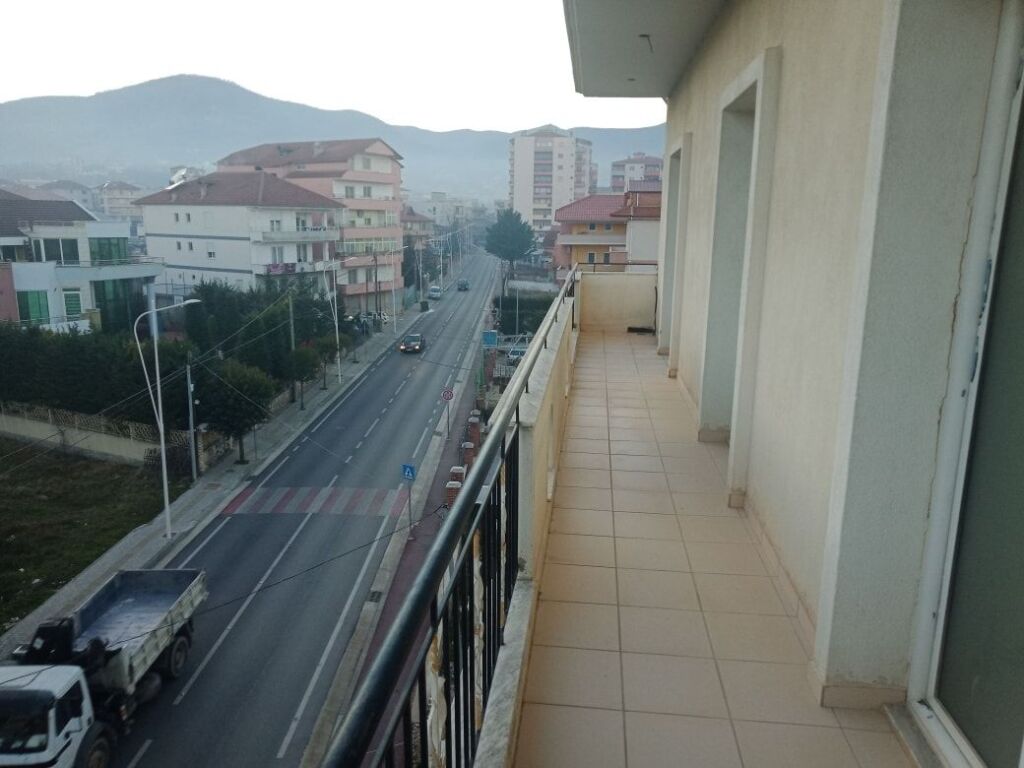 Apartament 107 m² për shitje në Pogradec – Pranë Liqenit të Ohrit