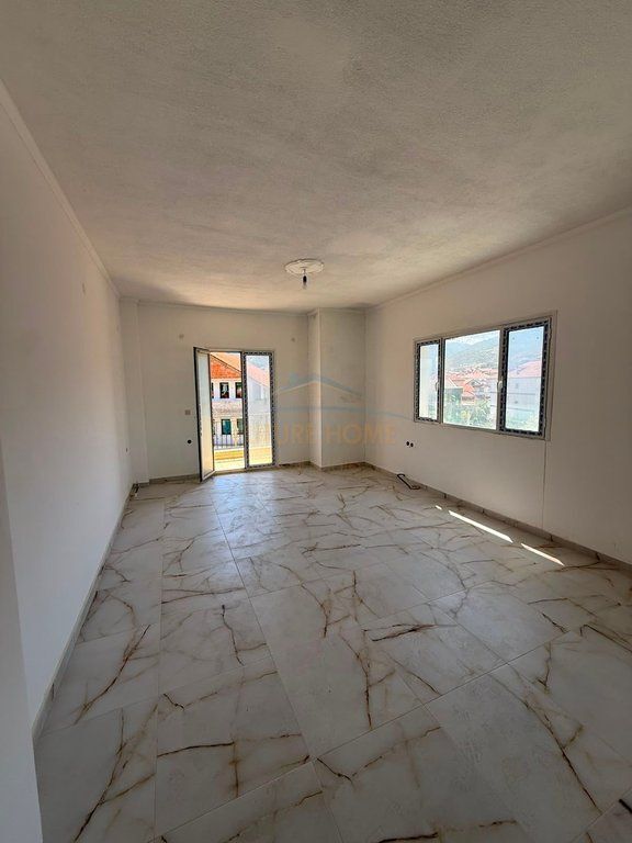 Apartament 107 m² për shitje në Pogradec – Pranë Liqenit të Ohrit