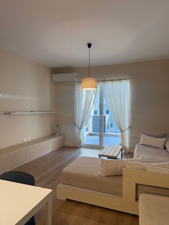 Jepet me Qera Apartament 2+1+2 Aura