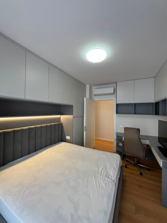 Jepet me qira apartament 2+1+2 +post parkimi tek 5 Maji