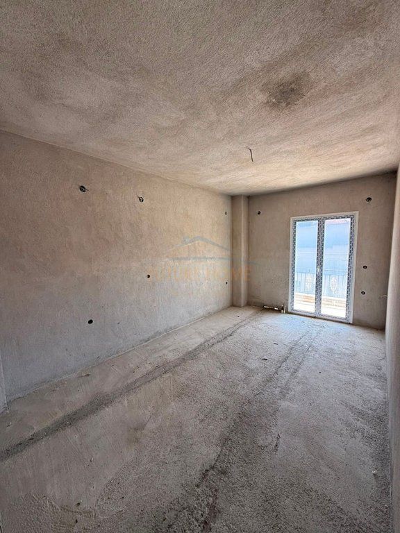 Apartament 107 m² për shitje në Pogradec – Pranë Liqenit të Ohrit